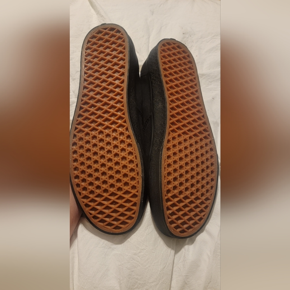 Vans - Picture 2 of 2